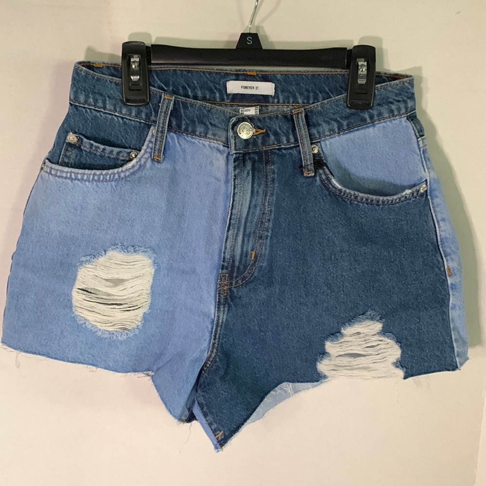 NWT: Women’s Size 2/3 (26) Blue Denim Shorts Colorblock Distressed by Forever 21